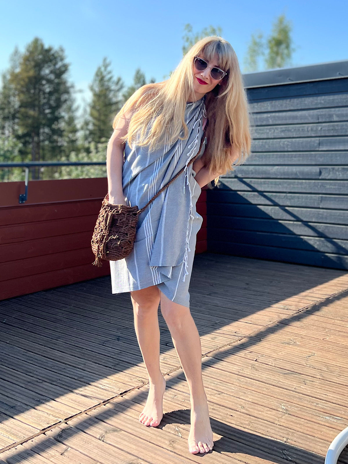 So Pretty käsin virkattu olkalaukku, suklaa - käytössä_3